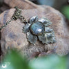 Collier "Aïna" Labradorite - Illustrations & Bijoux fantaisie ClairObscur Art