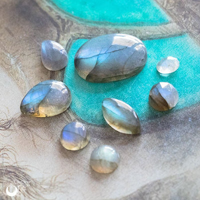 Boucles d'Oreilles Fantaisie Labradorite personnalisable - Illustrations & Bijoux fantaisie ClairObscur Art