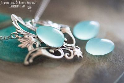 Collier Elfique "Elwing" Calcédoine Aqua - Illustrations & Bijoux fantaisie ClairObscur Art