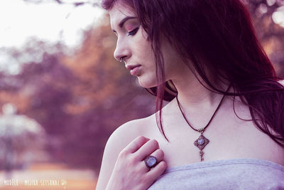 Collier "Le Secret" Labradorite, personnalisable - Illustrations & Bijoux fantaisie ClairObscur Art