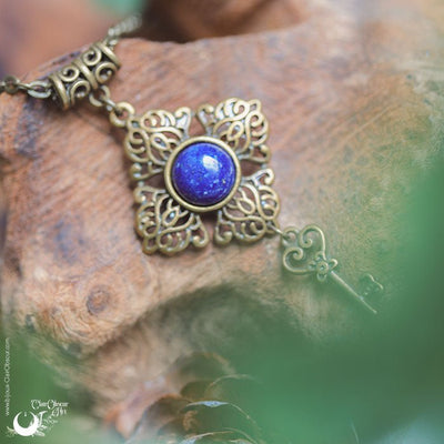 Collier "Le Secret" Lapis lazuli, personnalisable - Illustrations & Bijoux fantaisie ClairObscur Art